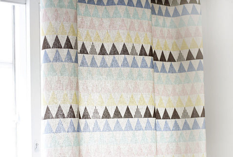Cotton Linen Pastel Triangles Geometric By the Yard (59 x 36") 37790 - 294