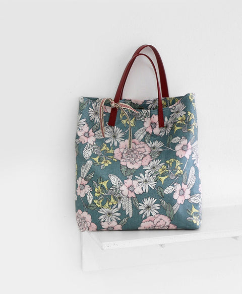 Laminated Floral Oxford Cotton Fabric -Quality Korean Fabric By the Yard / 53219